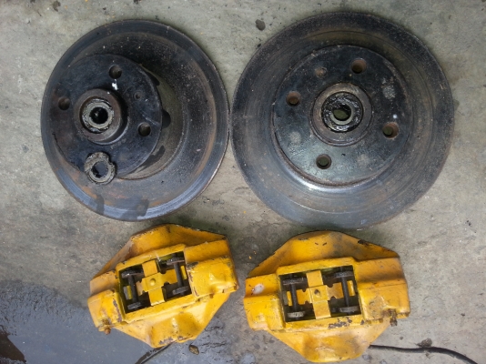 ขายจานดิส พร้อมปั้มเบรก BMW E21