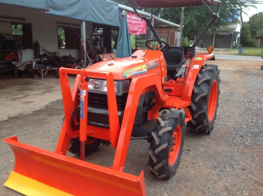 ปัญญาแทรคเตอร์มาแล้ว...จัดมาให้ครับ คูโบต้า L3408 ใบมีดคานบน  เล่มทะเบียนพร้อม