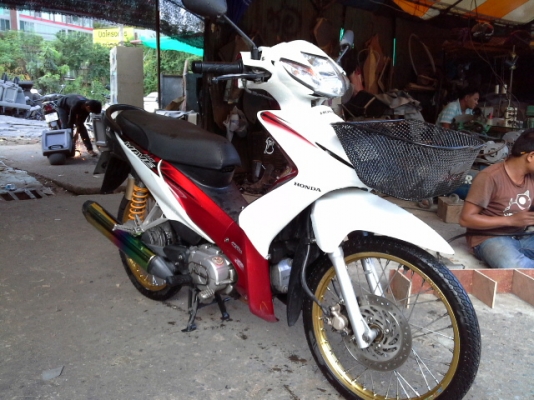 ขายเวฟ110iหัวฉีดสตาทมือ