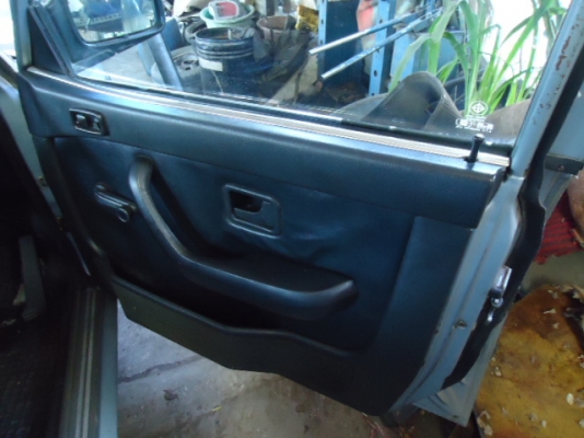 ขายรถยนต์ BMW520I จอดไว้นานสตาร์ทไม่ติดครับ  พร้อมเล่มทะเบียน และเอกสารพร้อมโอน 40,000.-