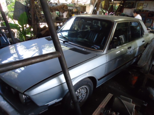 ขายรถยนต์ BMW520I จอดไว้นานสตาร์ทไม่ติดครับ  พร้อมเล่มทะเบียน และเอกสารพร้อมโอน 40,000.-