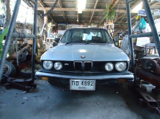 ขายรถยนต์ BMW520I จอดไว้นานสตาร์ทไม่ติดครับ  พร้อมเล่มทะเบียน และเอกสารพร้อมโอน 40,000.-