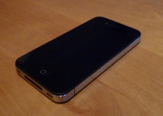ขาย i phone 4s 16g สีดำ เครื่องอังกฤษ