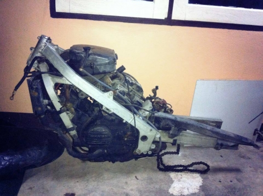 ขายเครื่อง vfr 400 ติดเฟรม พร้อมกล่องไฟ..5000