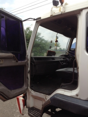 Mitsubishi 10ล้อ 2เพลา หัวลาก