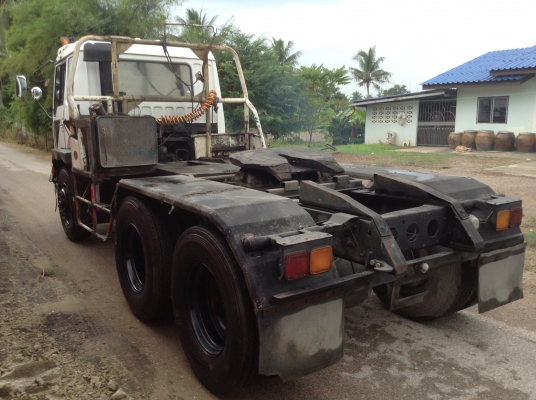 Mitsubishi 10ล้อ 2เพลา หัวลาก