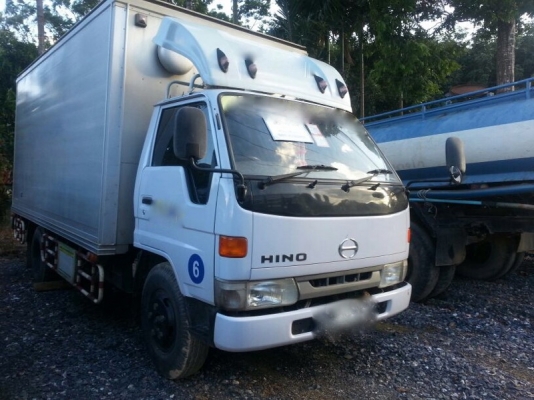 รถฮีโน่ 6 ล้อ ตู้แห้ง  115 แรงม้า ปี 42  สนใจติดต่อ 081 - 6079515