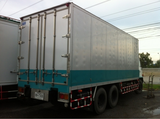 รถตู้เย็น10ล้ออีซูซุ175hp