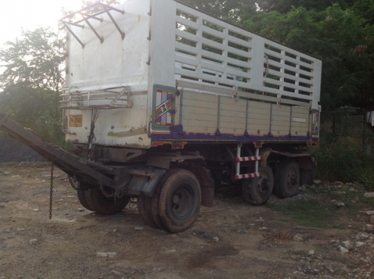 หางลาก 12 ล้อ 3 เพลา