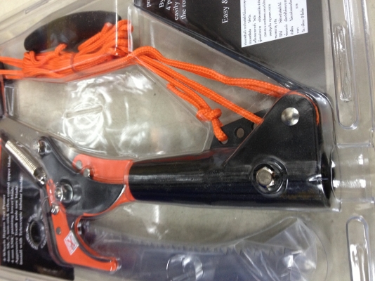 กรรไกรกระตุกกิ่ง SOLO รุ่น4488  รอกคู่