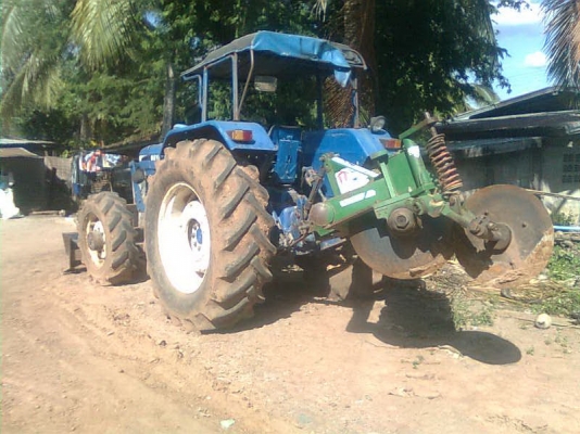 ขายฟอร์ด6610 เสื้อลาย สองเพลา พร้อมอุปกรณ์ดันหน้าหางไถ พร้อมใช้เลยครับ