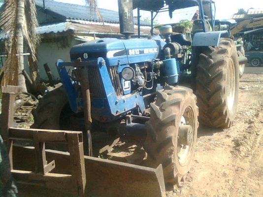 ขายฟอร์ด6610 เสื้อลาย สองเพลา พร้อมอุปกรณ์ดันหน้าหางไถ พร้อมใช้เลยครับ