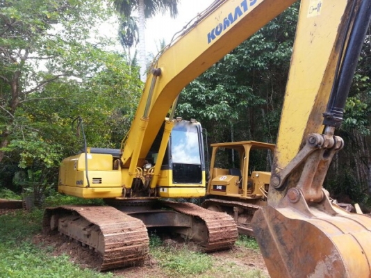 รถแบคโฮ KOMATSU 200 - 8 ( รถทำงาน 8,xxx กว่า. กม. ) สนใจติดต่อ 081 - 6079515 รถแบคโฮ KOMATSU 200 - 8 ( รถทำงาน 8,xxx กว่า. กม. ) สนใจติดต่อ 081 - 6079515