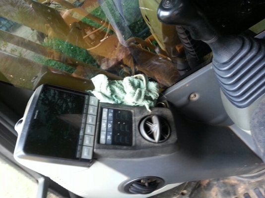 รถแบคโฮ KOMATSU 200 - 8 ( รถทำงาน 8,xxx กว่า. กม. ) สนใจติดต่อ 081 - 6079515 รถแบคโฮ KOMATSU 200 - 8 ( รถทำงาน 8,xxx กว่า. กม. ) สนใจติดต่อ 081 - 6079515