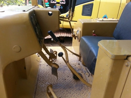 รถแทรกเตอร์ D4E สนใจติดต่อ 081 - 6079515 รถแทรกเตอร์ D4E สนใจติดต่อ 081 - 6079515