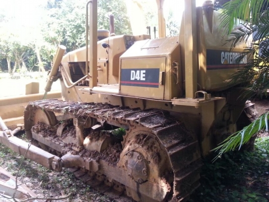 รถแทรกเตอร์ D4E สนใจติดต่อ 081 - 6079515 รถแทรกเตอร์ D4E สนใจติดต่อ 081 - 6079515