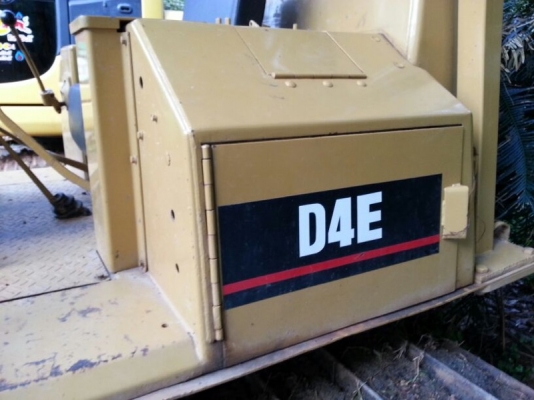 รถแทรกเตอร์ D4E สนใจติดต่อ 081 - 6079515 รถแทรกเตอร์ D4E สนใจติดต่อ 081 - 6079515