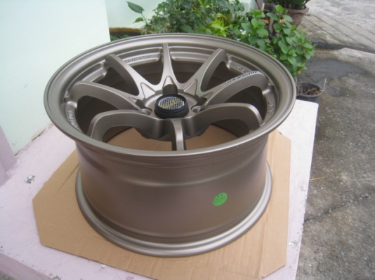 ขายล้อแม็กใหม่ ce28n 15"x8" et20 4 รู 100 สีน้ำตาล พร้อมจุ๊ปเรย์ 1 ชุด สนใจติดต่อเล็กคลองสาม (081-3747940)