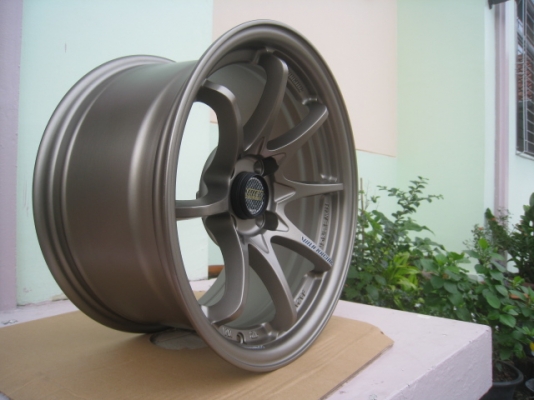 ขายล้อแม็กใหม่ ce28n 15"x8" et20 4 รู 100 สีน้ำตาล พร้อมจุ๊ปเรย์ 1 ชุด สนใจติดต่อเล็กคลองสาม (081-3747940)