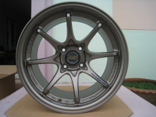 ขายล้อแม็กใหม่ ce28n 15"x8" et20 4 รู 100 สีน้ำตาล พร้อมจุ๊ปเรย์ 1 ชุด สนใจติดต่อเล็กคลองสาม (081-3747940)