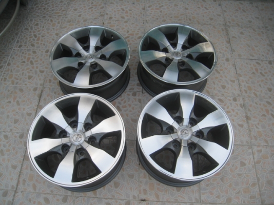 ขายล้อแม็ก Toyota Fortuner 16"x7" et30 6 รู 139.7 ทำสีใหม่ เทาหน้าเงา สนใจติดต่อเล็กคลองสาม (081-3747940)