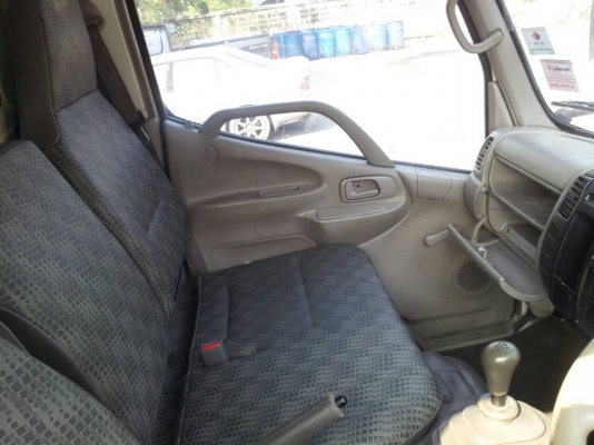 ขาย 6 ล้อ HINO ตู้ทึบ ปี51