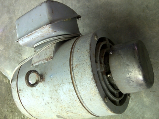 มอเตอร์ mitsubishi 3 แรง 1 เฟส 220 V.  เป็นแบบโครงสร้างเหล็กแข็ง สภาพพร้อมใช้ เสียงเงียบ แรงดี