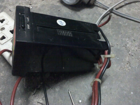 เครื่องวัดและควบคุมอุณหภูมิ ยี่ห้อ DIGICON พร้อมห้ววัดแบบ K วัดอุณหภูมิได้สูงสุด 400 C. (มีแค่ 4 ชุด)