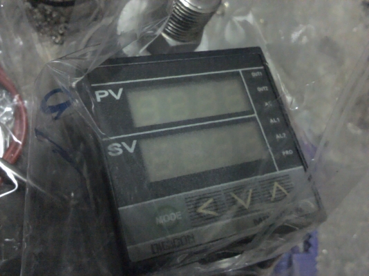 เครื่องวัดและควบคุมอุณหภูมิ ยี่ห้อ DIGICON พร้อมห้ววัดแบบ K วัดอุณหภูมิได้สูงสุด 400 C. (มีแค่ 4 ชุด)