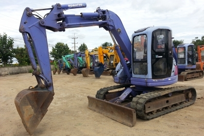 KOMATSU PC75 UU-2 รถสวย เก่าญี่ปุ่น ช่วงล่างสภาพสวยเต็ม 100 \% ราคาต่อรองได้