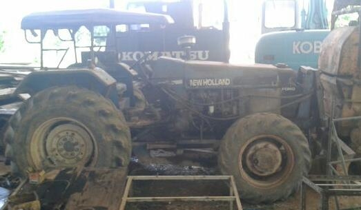 ขายรถไถ FORD 6640 2 เพลา เอกสารทะเบียน ใบมีดดันหน้า ราคา 450000