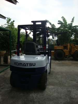 +++++++ ขายด่วน !!! รถโฟล์คลิฟท์  KOMATSU  FD25-11  (สภาพดี  พร้อมใช้)  เครื่องยนต์ดีเซล  เสา 4 เมตร  เกียร์ธรรมดา  งากระดกได้  ยางลม  ***  สนใจเข้ามาอลงรถก่อนได้  ราคาคุยกันได้ครับ ***