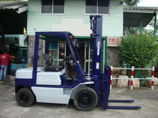 +++++++ ขายด่วน !!! รถโฟล์คลิฟท์  KOMATSU  FD25-11  (สภาพดี  พร้อมใช้)  เครื่องยนต์ดีเซล  เสา 4 เมตร  เกียร์ธรรมดา  งากระดกได้  ยางลม  ***  สนใจเข้ามาอลงรถก่อนได้  ราคาคุยกันได้ครับ ***