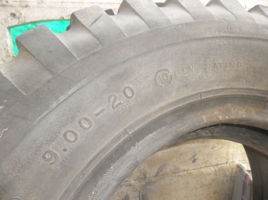 ยางรถบรรทุก 9.00 - 20 ทหาร และ 11R22.5