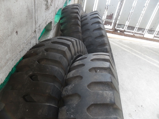 ยางรถบรรทุก 9.00 - 20 ทหาร และ 11R22.5