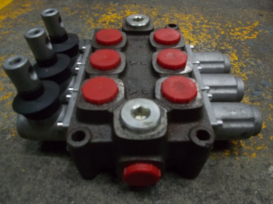 Hand Valve 6 หุน 3 แกน จาก Italy Hand Valve 6 หุน 3 แกน จาก Italy