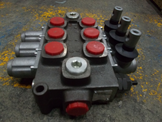 Hand Valve 6 หุน 3 แกน จาก Italy Hand Valve 6 หุน 3 แกน จาก Italy