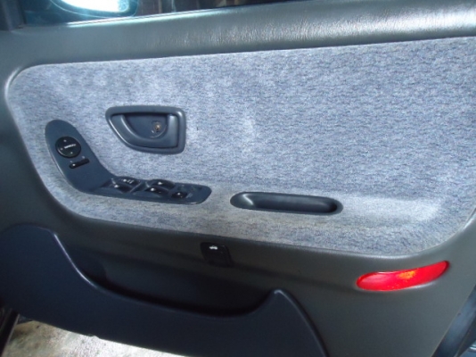 ขาย HYUNDAI  SONATA ปี 96 BODY ใหญ่ๆ มีระบบ ABS เซ็นทรัลล็อค กระจกไฟฟ้า รีโมท CD