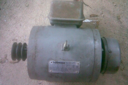 มอเตอร์โตชิบา 3 แรงไฟบ้าน ญี่ปุ่นสภาพเดิมๆพร้อมใช้งานครับ  ขนาด 3 แรงโตชิบา เมคอินแจแปนครับ เสียงนิ่มครับตัวนี้พร้อมมูเล่ย์ครับราคานี้คุ้มครับใช้ยาวครับรุ่นนี้