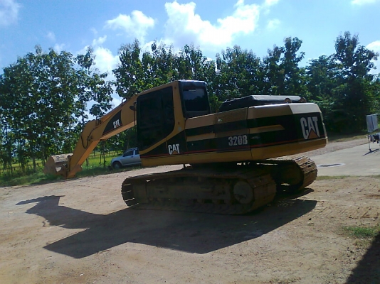 รถแบคโฮ CAT 320 V1 รถสวย มีทะเบียนครบ ราคาต่อรอง
