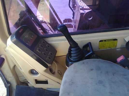 รถแบคโฮ CAT 320 V1 รถสวย มีทะเบียนครบ ราคาต่อรอง