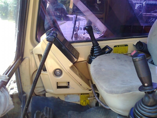 รถแบคโฮ CAT 320 V1 รถสวย มีทะเบียนครบ ราคาต่อรอง