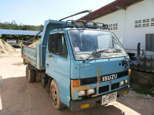 ขายหกล้อ อิซูซุ 88 แรง เกียรสั้น  เล่มทะเบียนหร้อมโอน