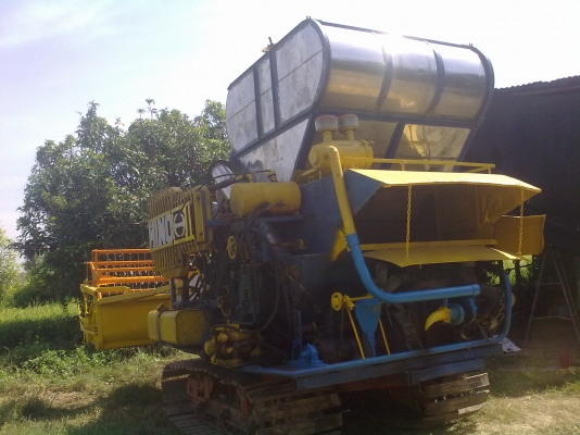 ขายแล้วครับ ไปสระแก้ว รถเกี่ยวนวดข้าวพร้อมใช้ ราคาไม่แพง