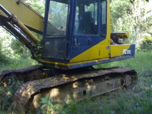 ขายKOMATSU PC150-3 สภาพสวยพร้อมใช้ ติดต่อได้ที่คุณ อ๊อฟ พิจิตร 086-737-9991