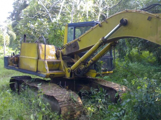 ขายKOMATSU PC150-3 สภาพสวยพร้อมใช้ ติดต่อได้ที่คุณ อ๊อฟ พิจิตร 086-737-9991