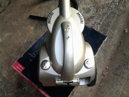 เครื่องดูดฝุ่น เครื่องดูดฝุ่น