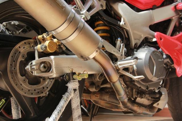 ขาย VTR 1000 ปี 02 สเป็กยุโรปแท้ inv แท้ ภายในอาทิด นี้ 81000