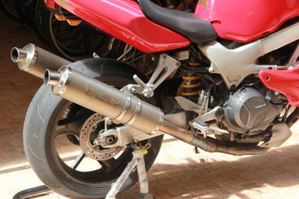 ขาย VTR 1000 ปี 02 สเป็กยุโรปแท้ inv แท้ ภายในอาทิด นี้ 81000