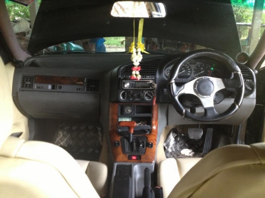 BMW 318i ขายดาวน์ 5,000 บาท